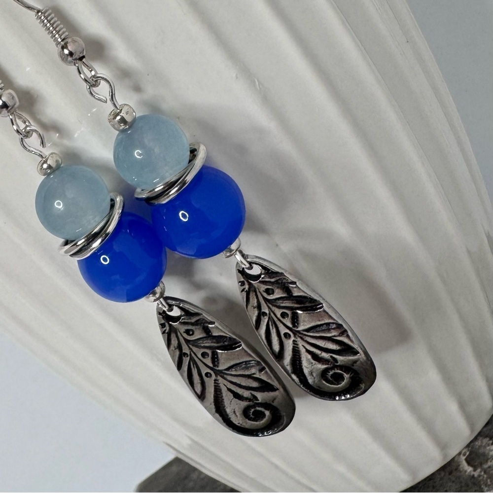 Hand Crafted Icy Blue Leaves Dangle Earrings 2.5” Beaded Charms NWT - Picture 8 of 8